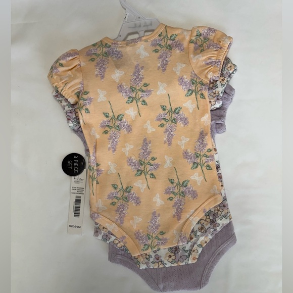 Nicole Miller 3-Piece Baby Girl Bodysuit Onesie Set - Peach and Lilac 6-9 months - Picture 2 of 16